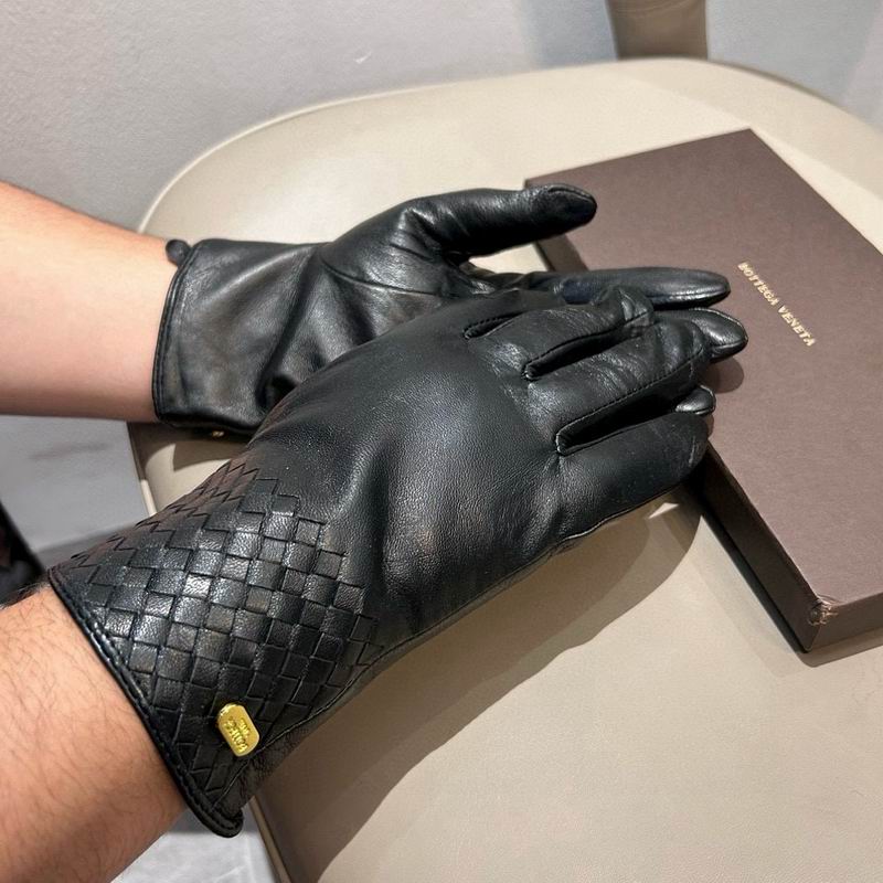 Gucci man gloves hm57
